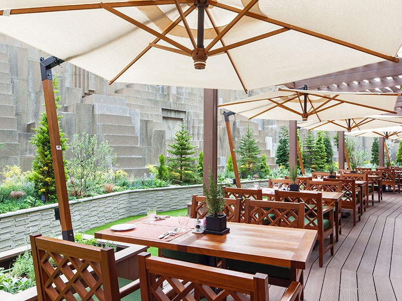 GARDEN DINING