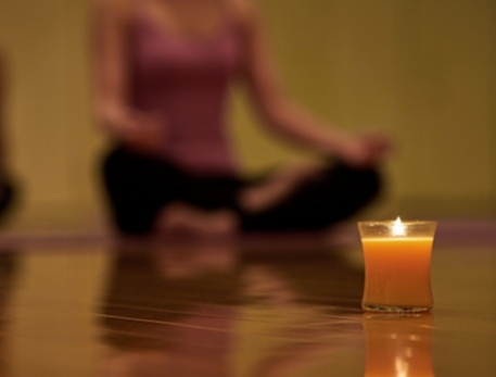 Aroma candle yoga time