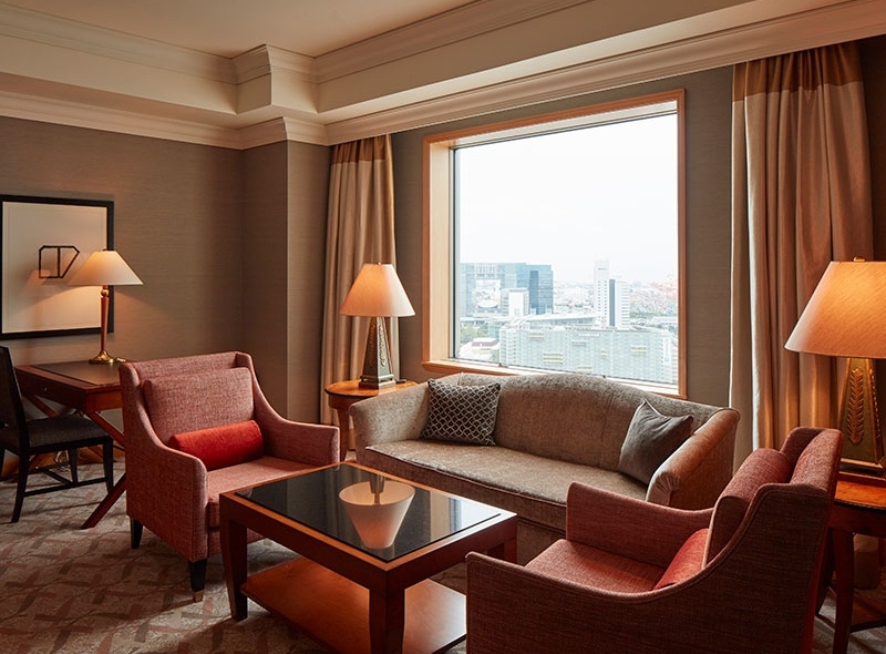 转角套房客厅（白天）