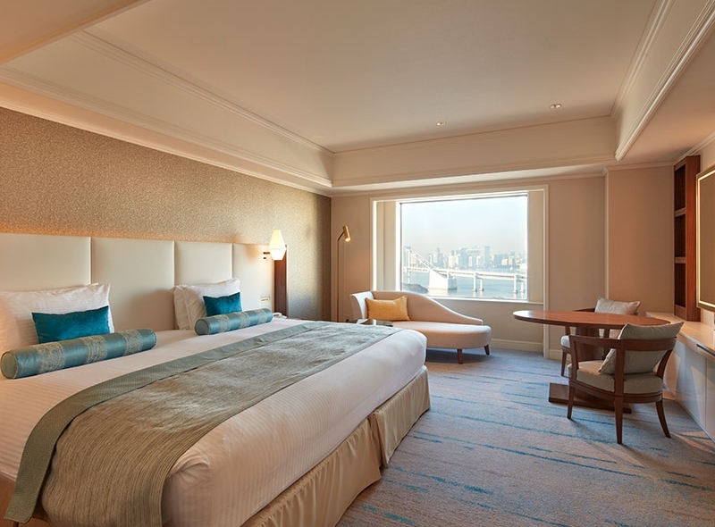 Luxury Grand King Rainbow Bridgeside (daytime)