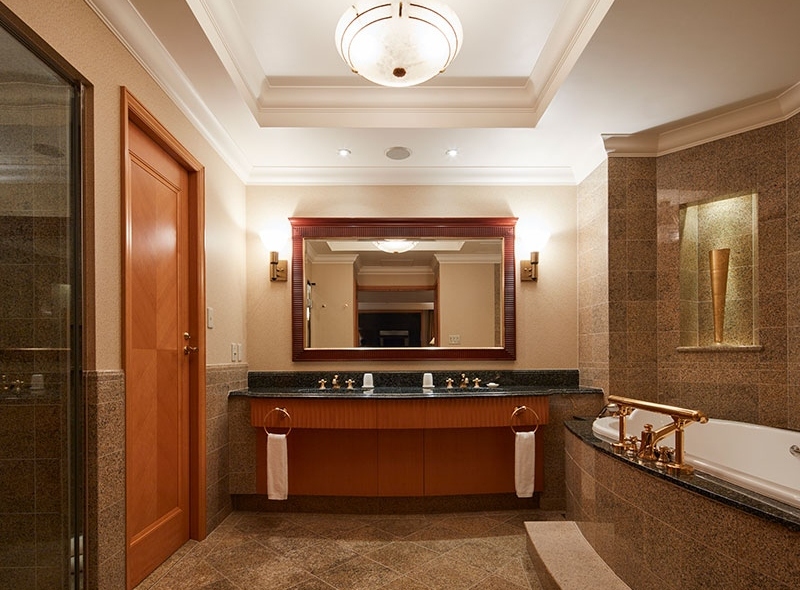 Governor Suite Bathroom