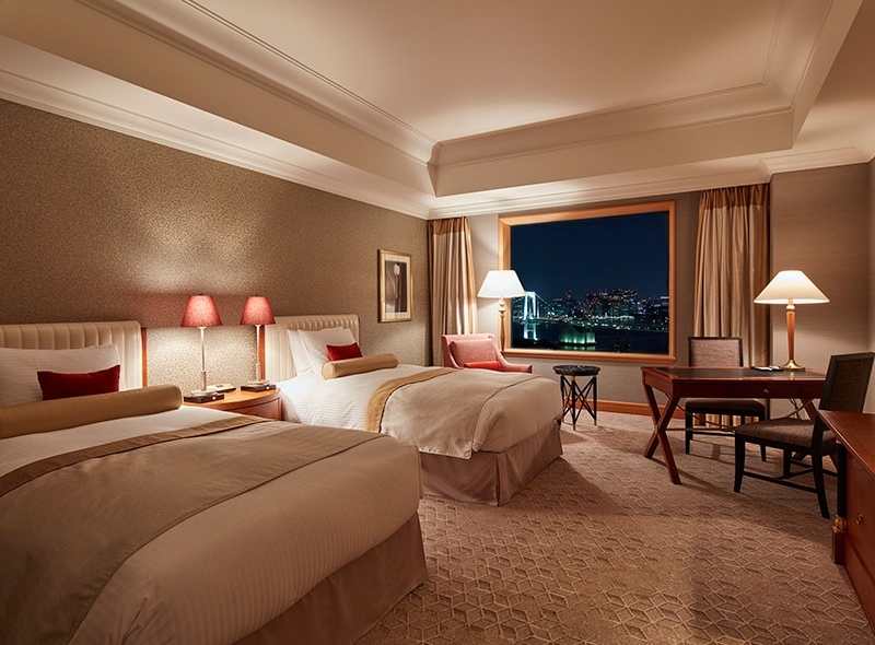 豪华双床彩虹桥边（夜）