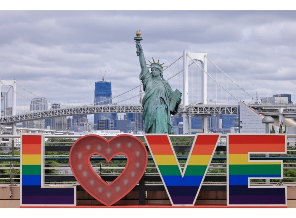アクアシティお台場「LOVEオブジェ」