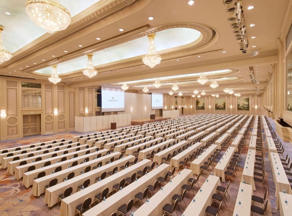Large banquet hall Palais Royal