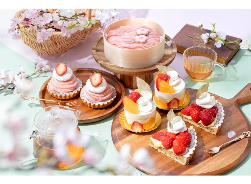 苺と桜を使用した春スイーツ