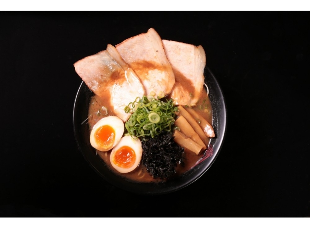 【濃厚豚骨醤油ラーメン】金澤濃厚豚骨ラーメン 神仙