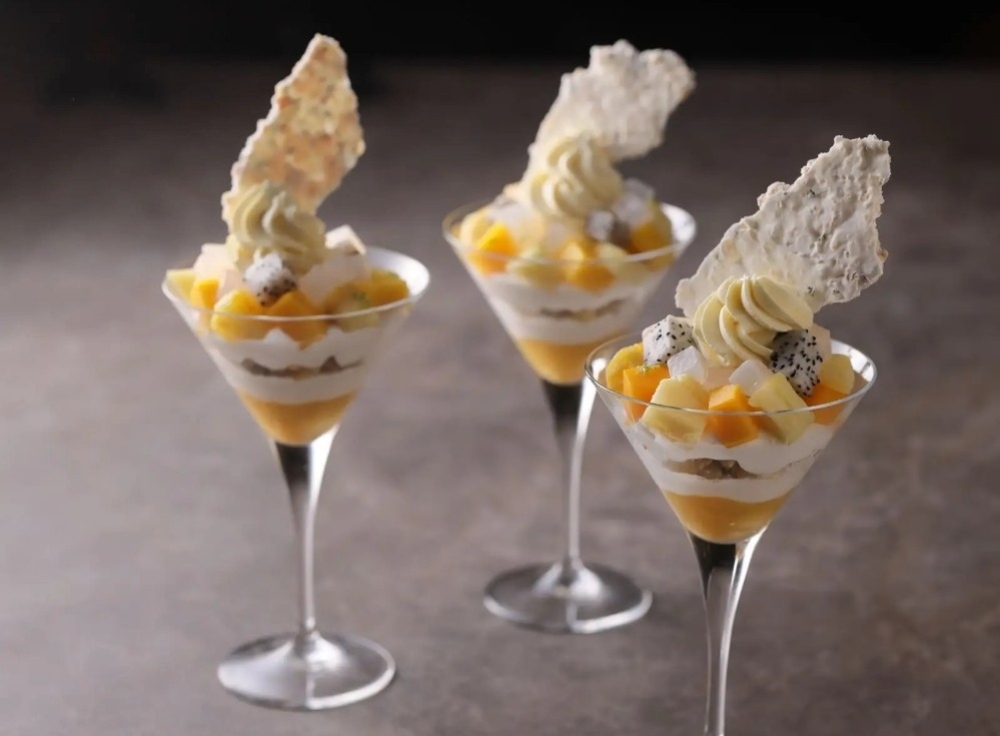 【2025年7月1日～8月31日】The Bar & Lounge｜大人のトロピカルパフェ