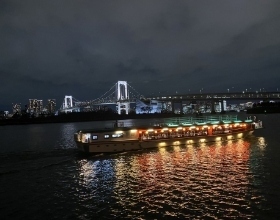 夏の風物詩！お台場発着の屋形船で味わう、東京湾の夜景とグルメ体験