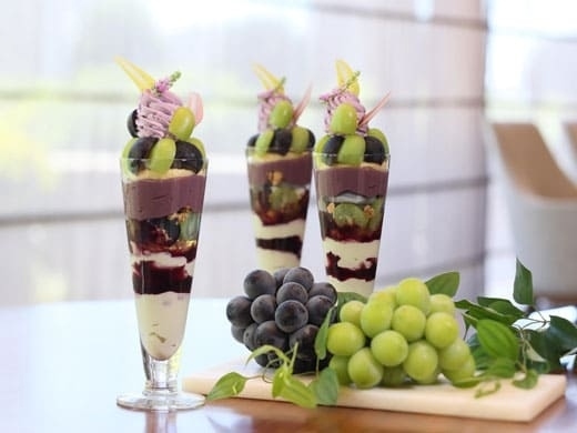 Color Parfait ～シャインマスカットと巨峰のパフェ～
