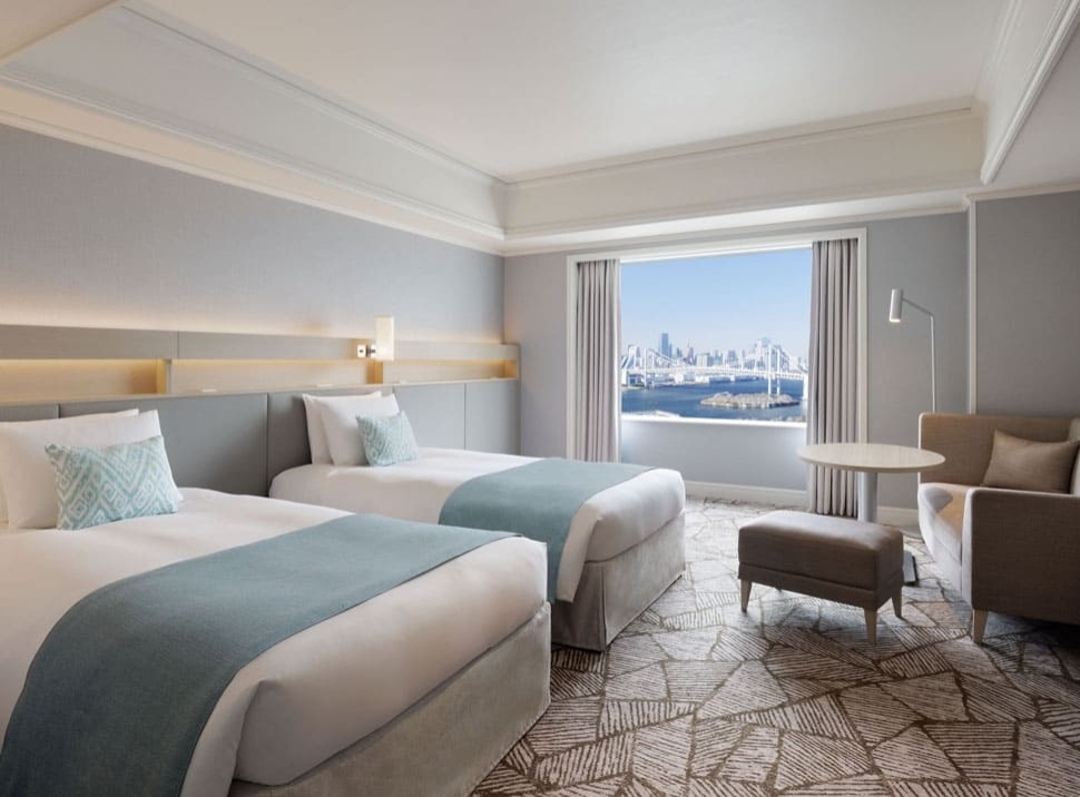 Luxury twin Rainbow Bridgeside (daytime)