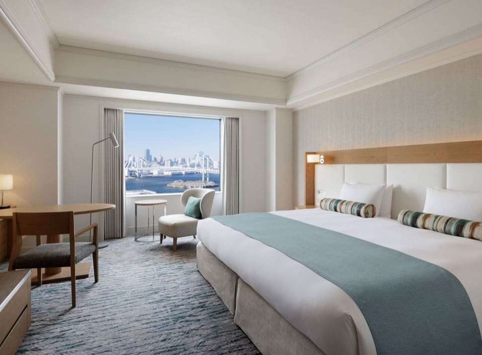 豪华大王彩虹桥边（白天）