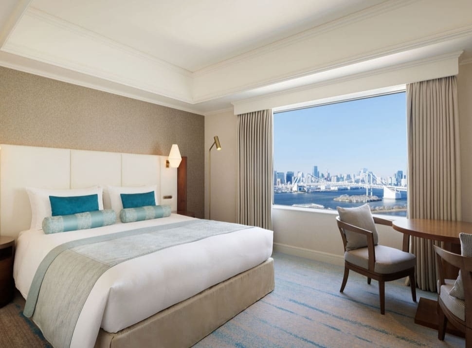 高級雙彩虹橋邊（白天）