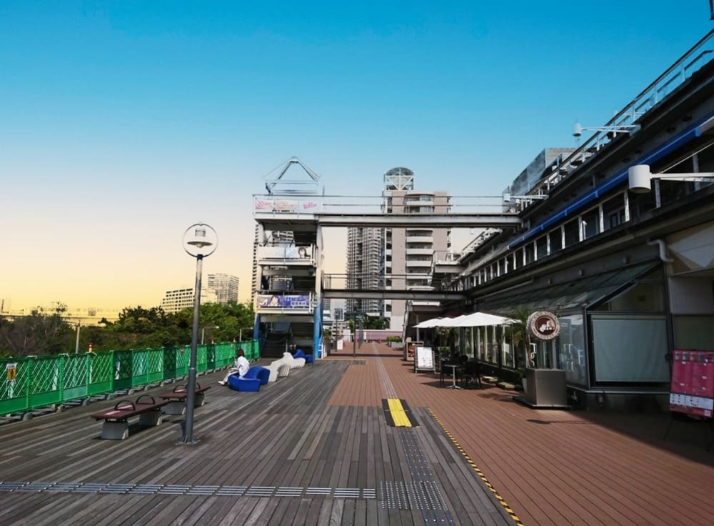 デックス東京ビーチ シーサイドデッキ