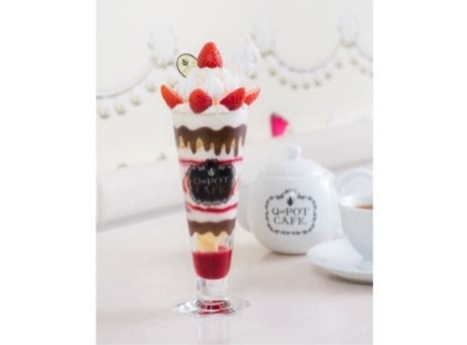 【表参道】Q-pot CAFE. 表参道本店 | メルティーパフェ ～ホイップストロベリー～