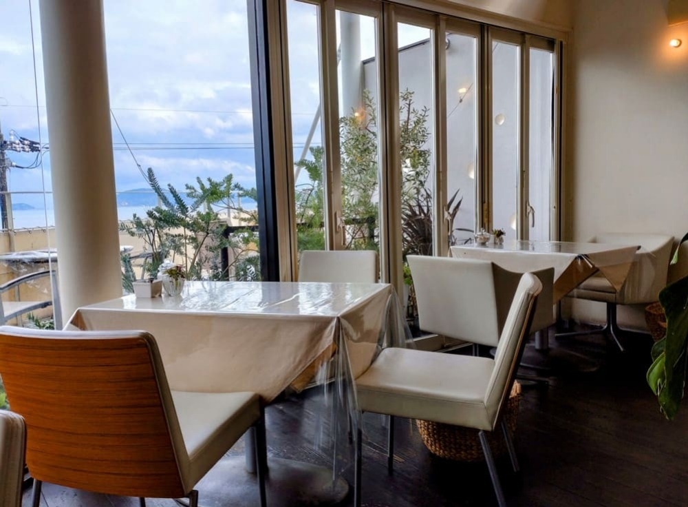 潮風を感じる「お台場のテラスカフェ」