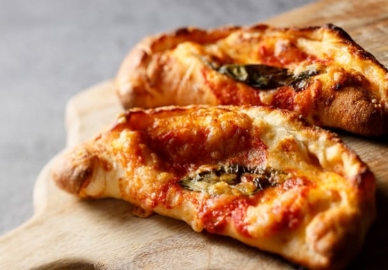 マルゲリータカルツォーネ