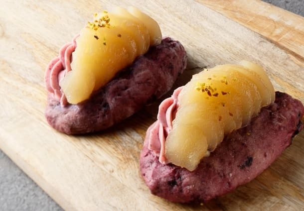 カシスとラ・フランスのコンポート