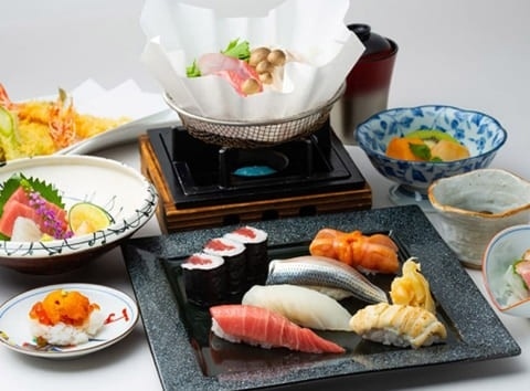 「鮨 玉かがり 天ぷら 玉衣」｜大人が静かに味わう、和の記念日