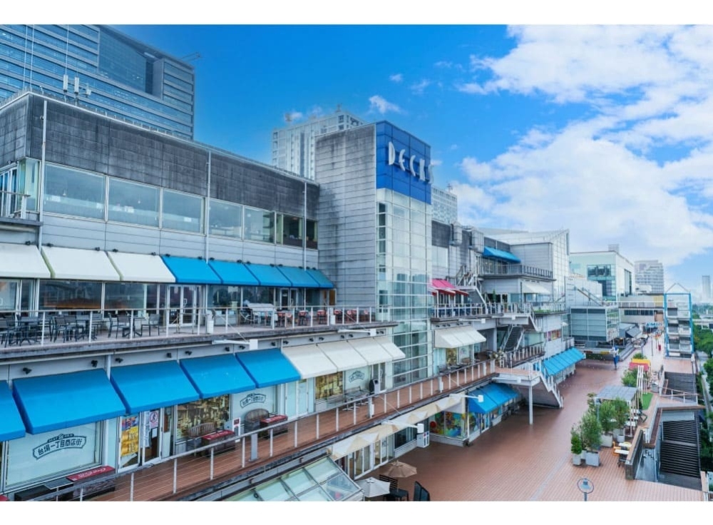 デックス東京ビーチ周辺で海を眺めるグルメ＆ショッピング