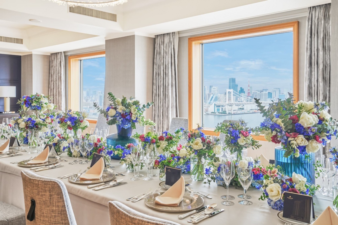 ロイヤルスイートルームで会食