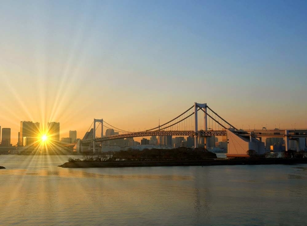 17:30｜夕暮れのマジックアワーを楽しむ