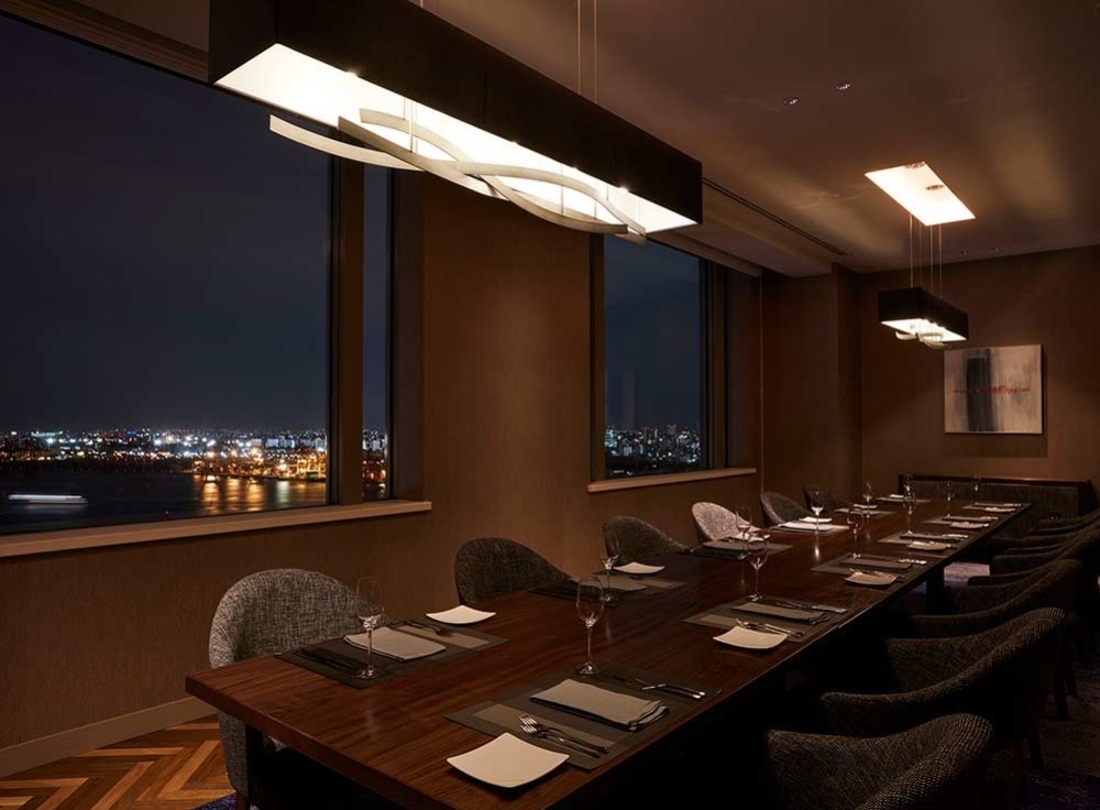 景色とともに特別な時間を過ごすなら「The Grill on 30th」