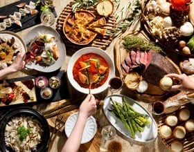 GARDEN DINING『秋のプレミアム収穫祭』 ～国産牛ローストビーフ・松茸・サーモン・いくら～