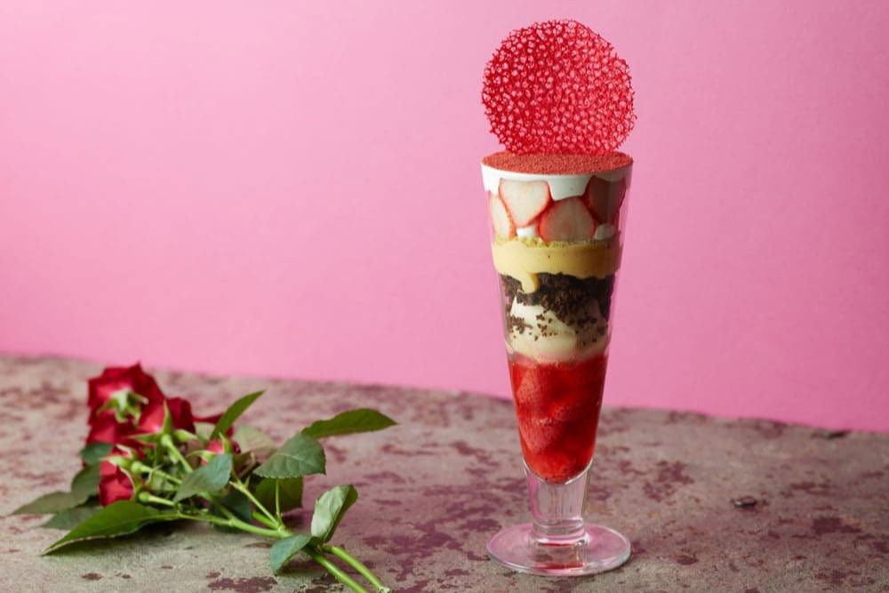 いちごたっぷりのレッドパフェ「Color Parfait ~Red~」