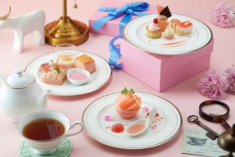 The Lobby Cafe「ピーチ×ピンク アフタヌーンティーセット」 ＆ナイトプール
