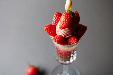 大人のいちごモンブランパフェ