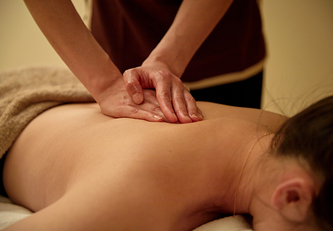 ボディケア：オイルマッサージ