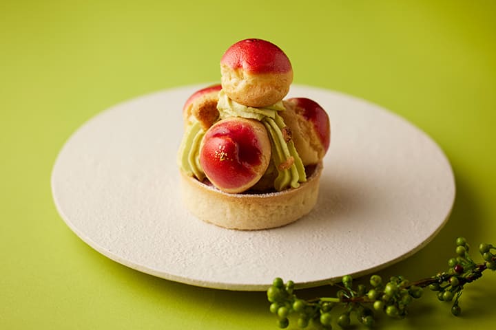 フランボワーズとピスタチオのサントノーレ