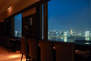 地上100ｍから望む東京・お台場の景色に酔いしれる