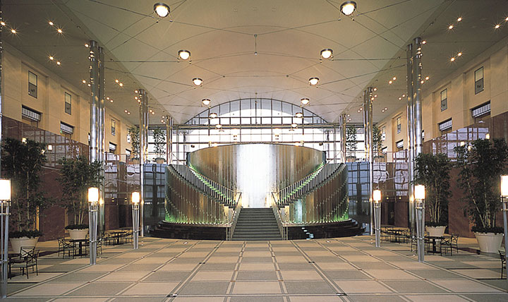 Atrium (中庭建築的2樓和3樓)