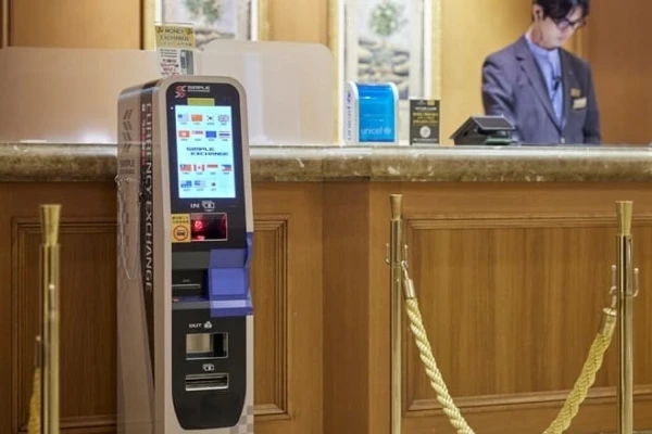 設有外幣兌換機，海外的客人們也能放心。