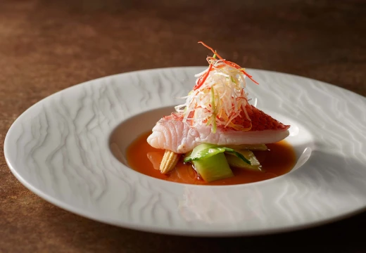 写真：尾長鯛の蒸し物シーズニング醬油掛け