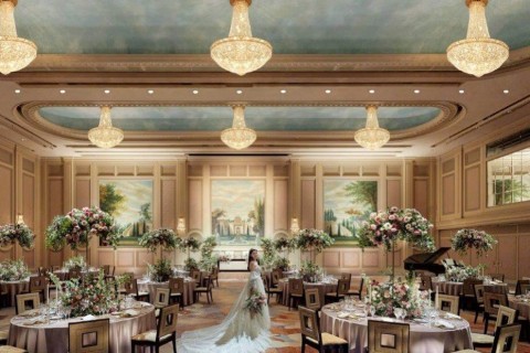 天井高8mの壮麗なボールルーム「パレロワイヤル」