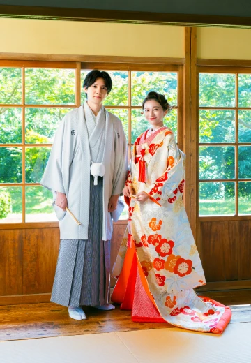 写真：ブライダル スタイリスト ソガのドレス一例