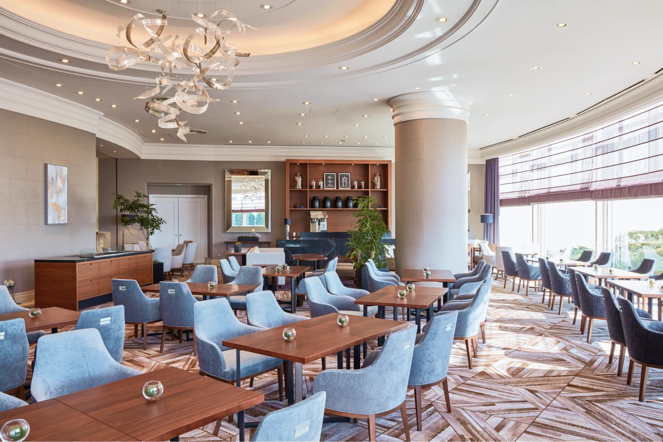 写真：レストラン & バー