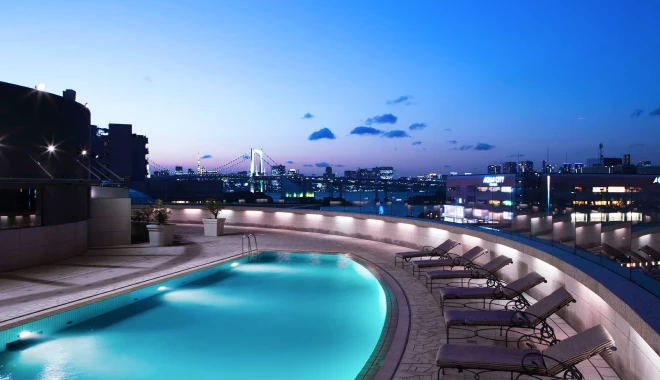 写真：テラスプール 「グランブルー」