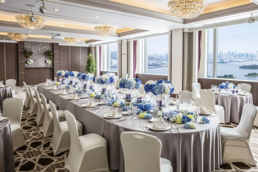 写真：披露宴会場「虹」