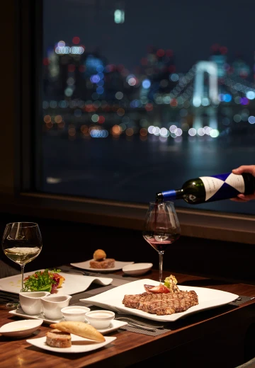 写真：お食事の様子